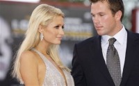 Paris Hilton y Doug Reinhardt durante una de las alfombras rojas en el Festival de Venecia.